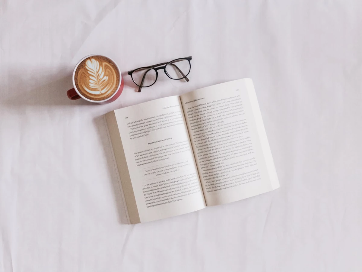 Printed books and digital reading formats